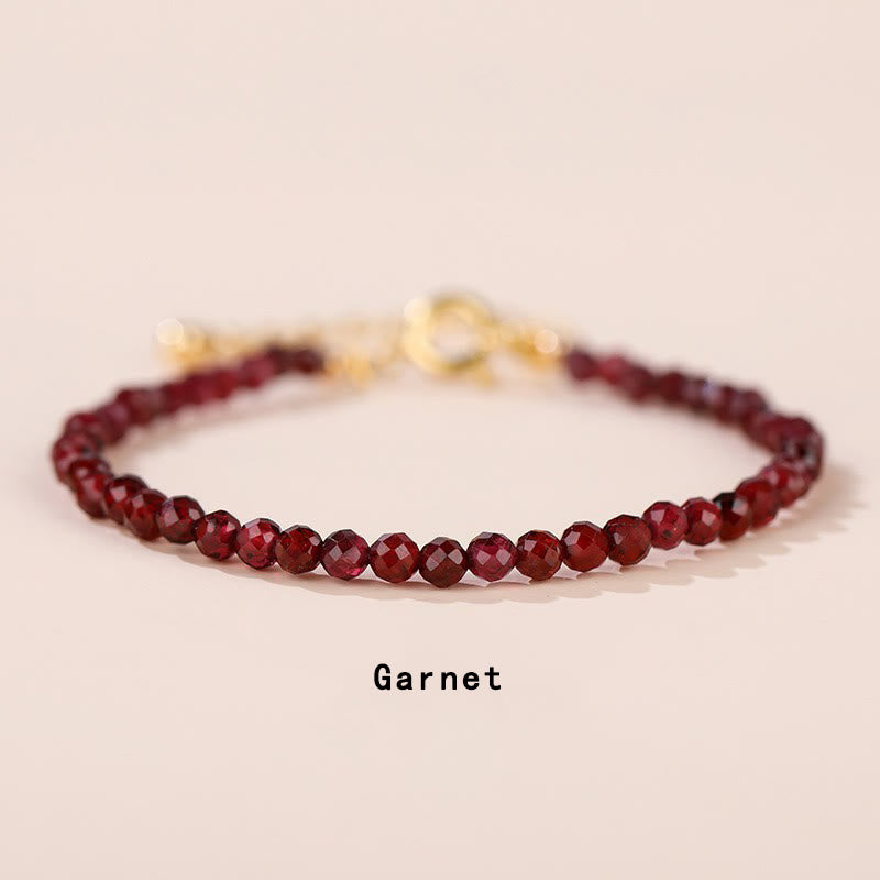 Bergkristallarmband mit Erdbeerquarz und Heilkristallen
