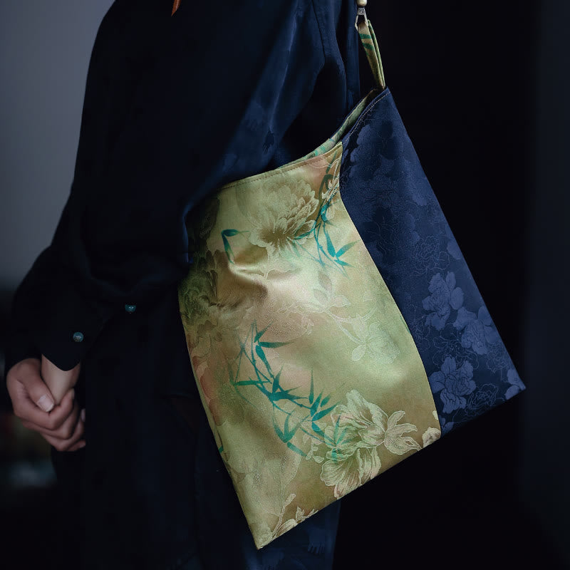 33 cm große Umhängetasche mit Schnalle im Motiv „Spiritual Bamboo Leaves“
