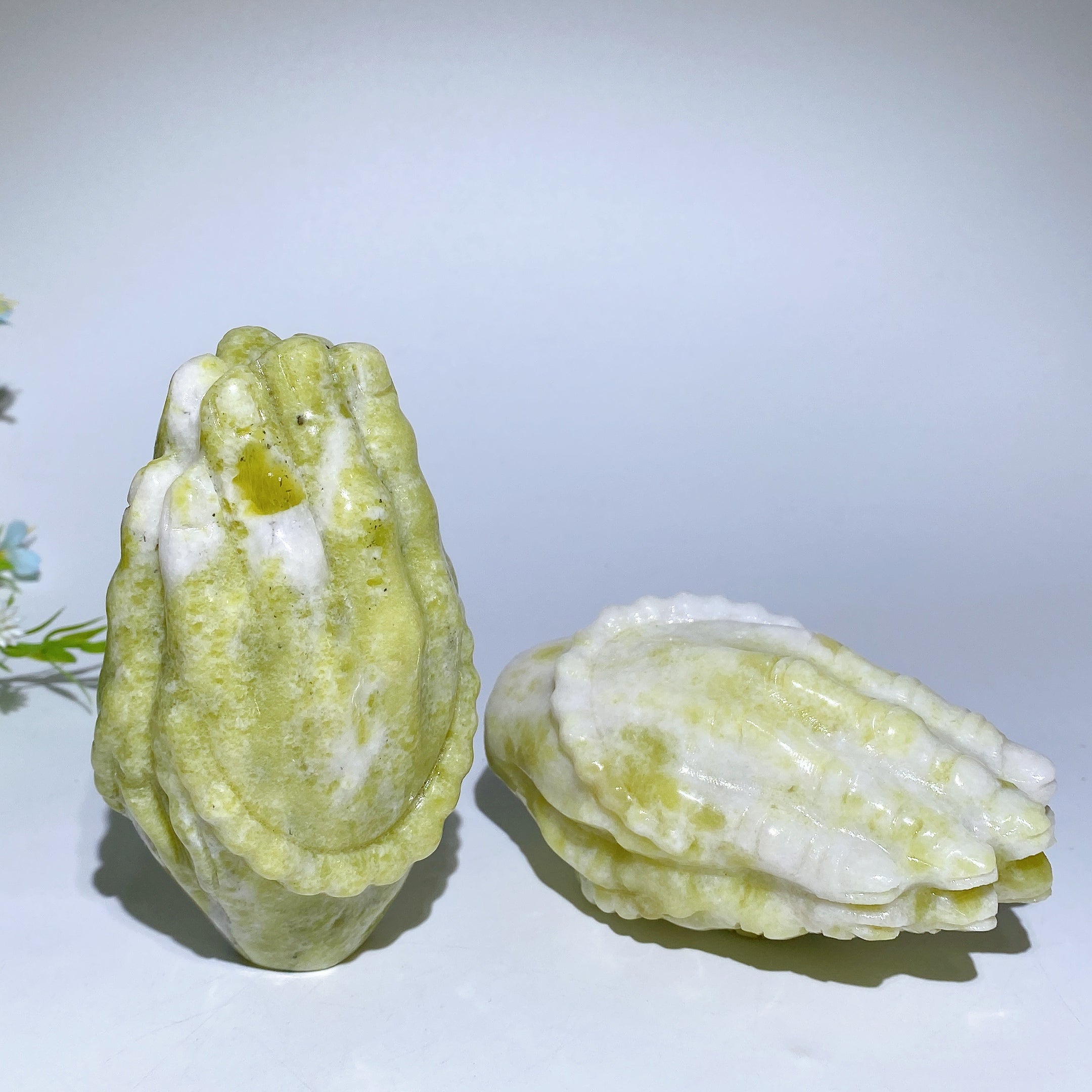 4,6 Zoll Serpentin-Kristallfigur mit betenden Händen