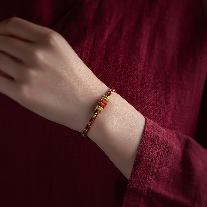Handgefertigtes rotes Schnurarmband mit chinesischem Tierkreiszeichen für Glück und Stärke
