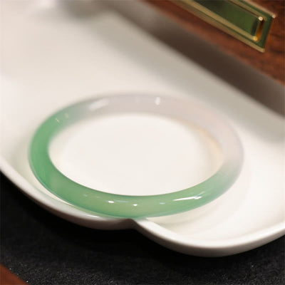 54 mm Chalcedon-Armreif für positive Energie