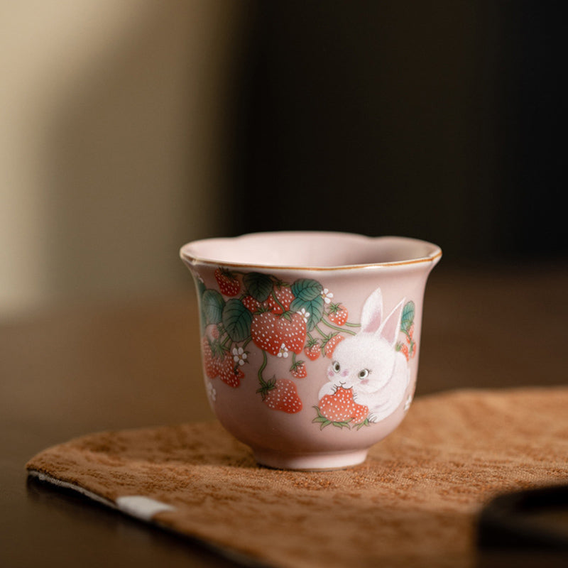 55 ml Keramik-Teetasse mit Erdbeer-Kaninchen | Zen Decor Delight