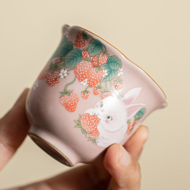 55 ml Keramik-Teetasse mit Erdbeer-Kaninchen | Zen Decor Delight