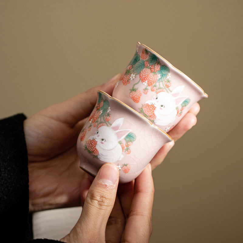55 ml Keramik-Teetasse mit Erdbeer-Kaninchen | Zen Decor Delight