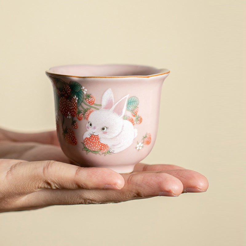 55 ml Keramik-Teetasse mit Erdbeer-Kaninchen | Zen Decor Delight