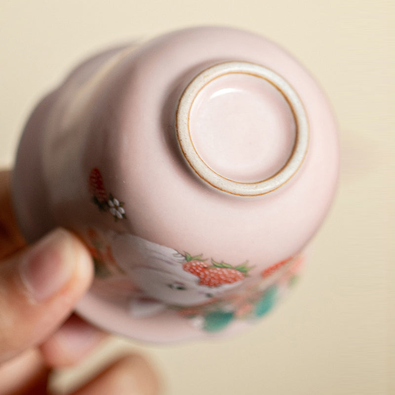55 ml Keramik-Teetasse mit Erdbeer-Kaninchen | Zen Decor Delight