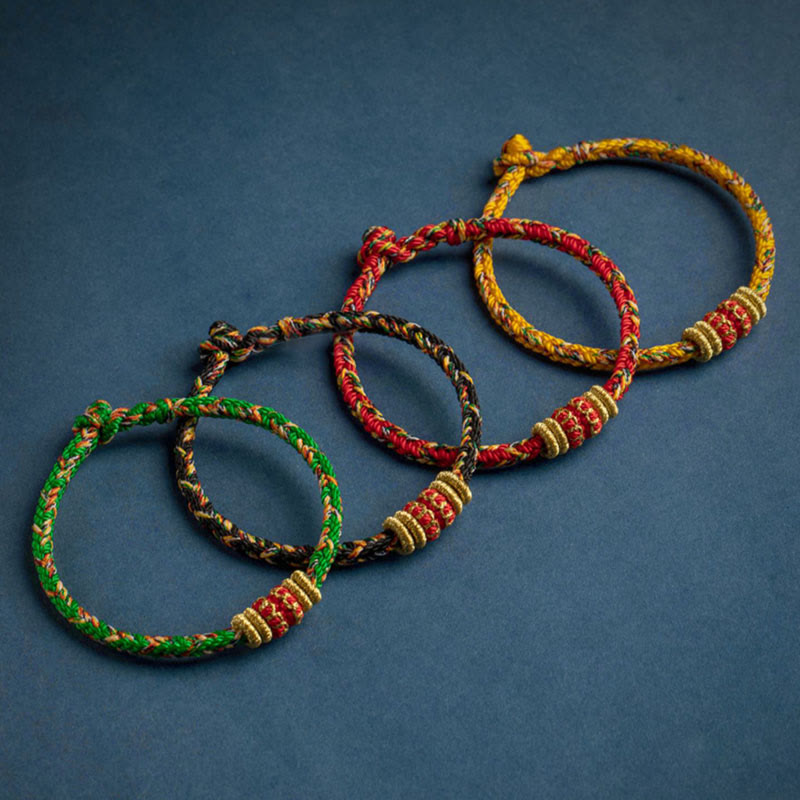 Handgefertigtes rotes Schnurarmband mit chinesischem Tierkreiszeichen für Glück und Stärke