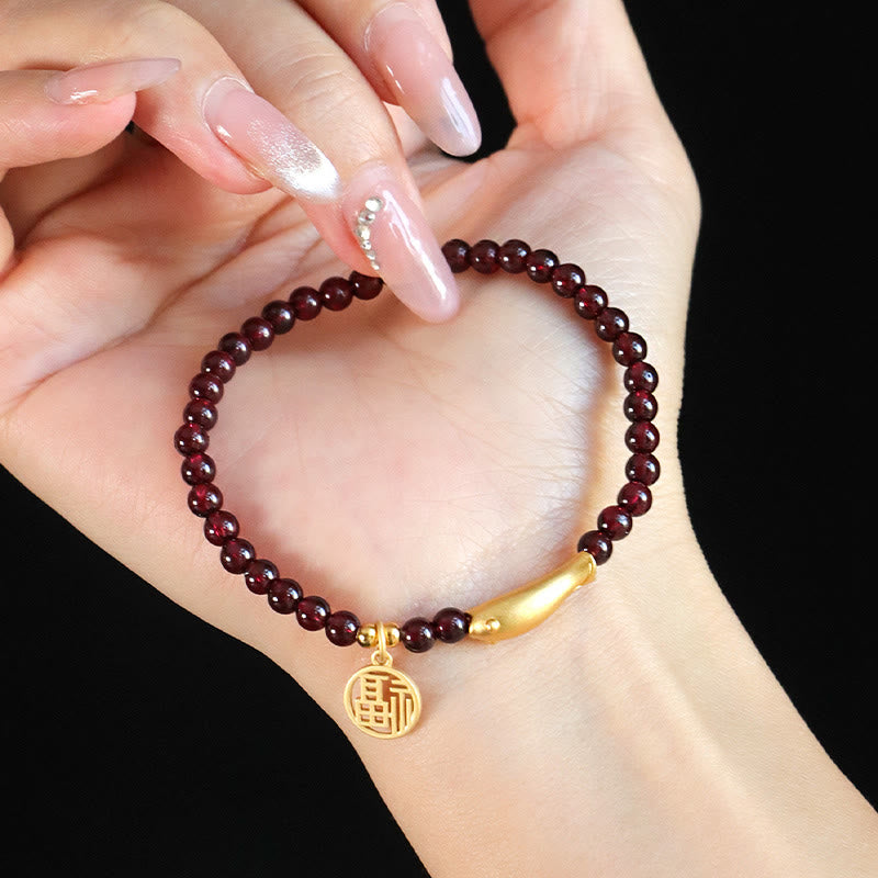 5 mm Granat-Reinigungsarmband mit Sterlingsilber-Fisch- und Fu-Anhänger