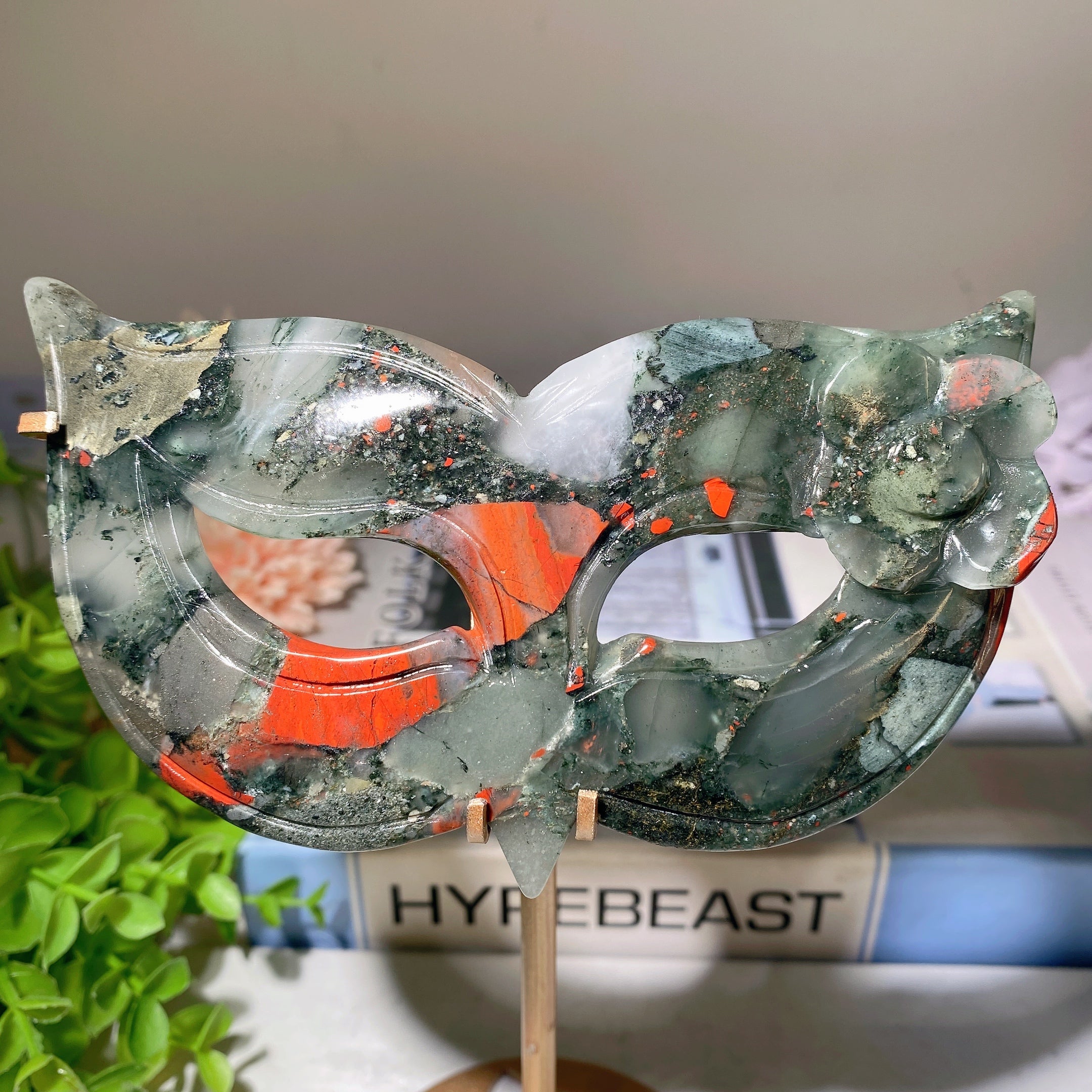 6,2 Zoll große Kristall-Katzenmaskenschnitzereien mit Holzständer