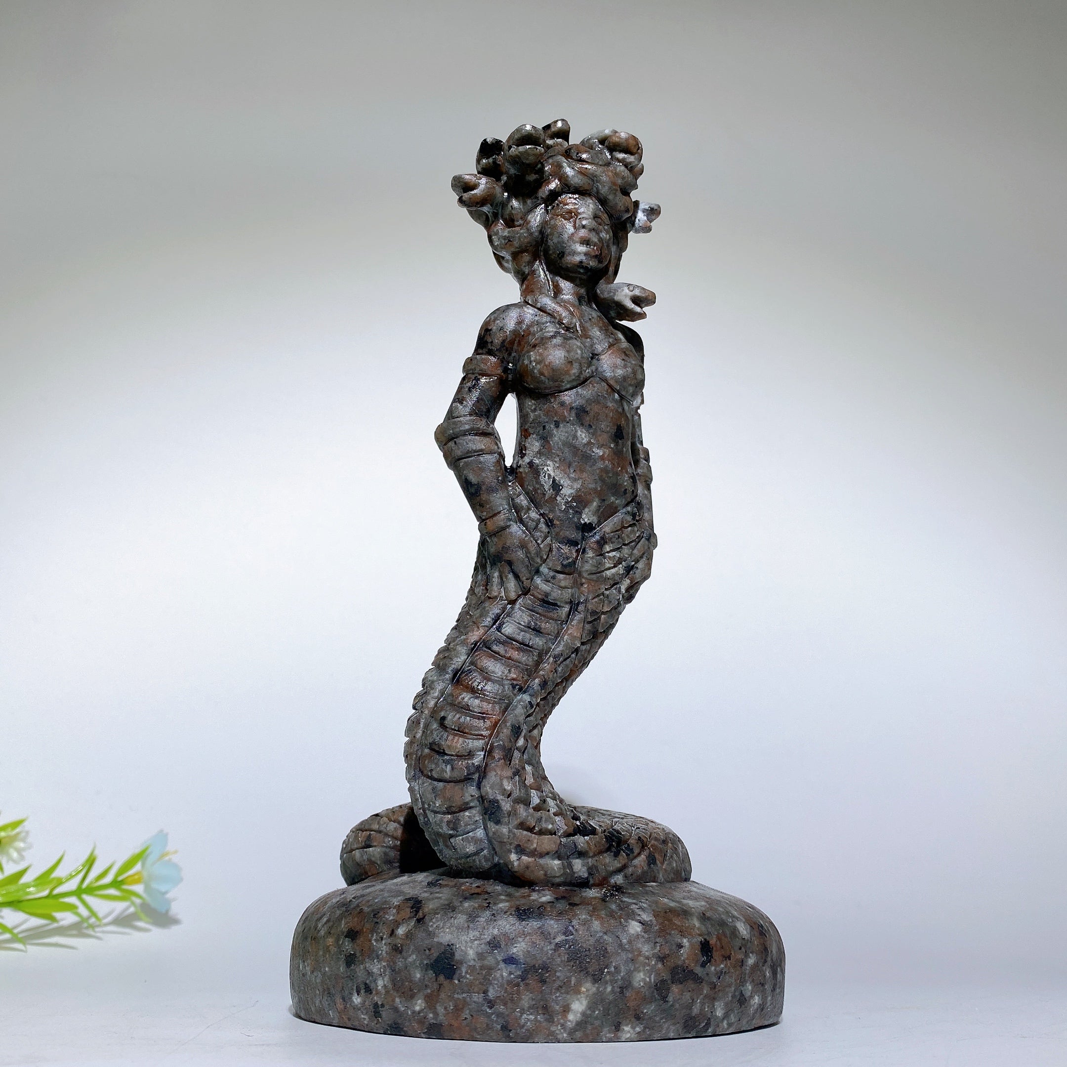 6,9 Zoll Yooperlite Granat Medusa Kristall Figur
