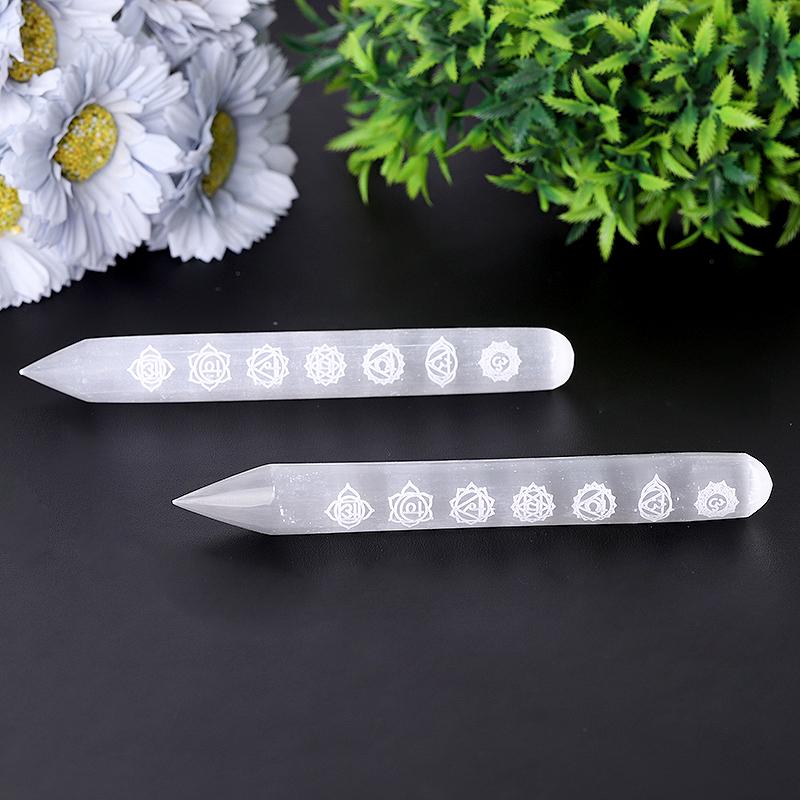 6" Selenitkristallstab mit Chakra-Gravur