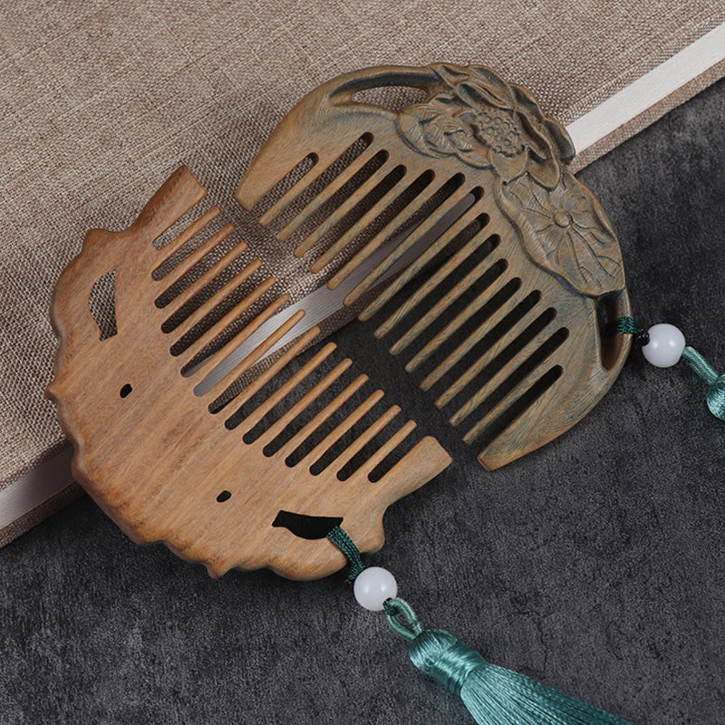 Green Sandalwood Engraved Cure Tassel Comb for Tranquility