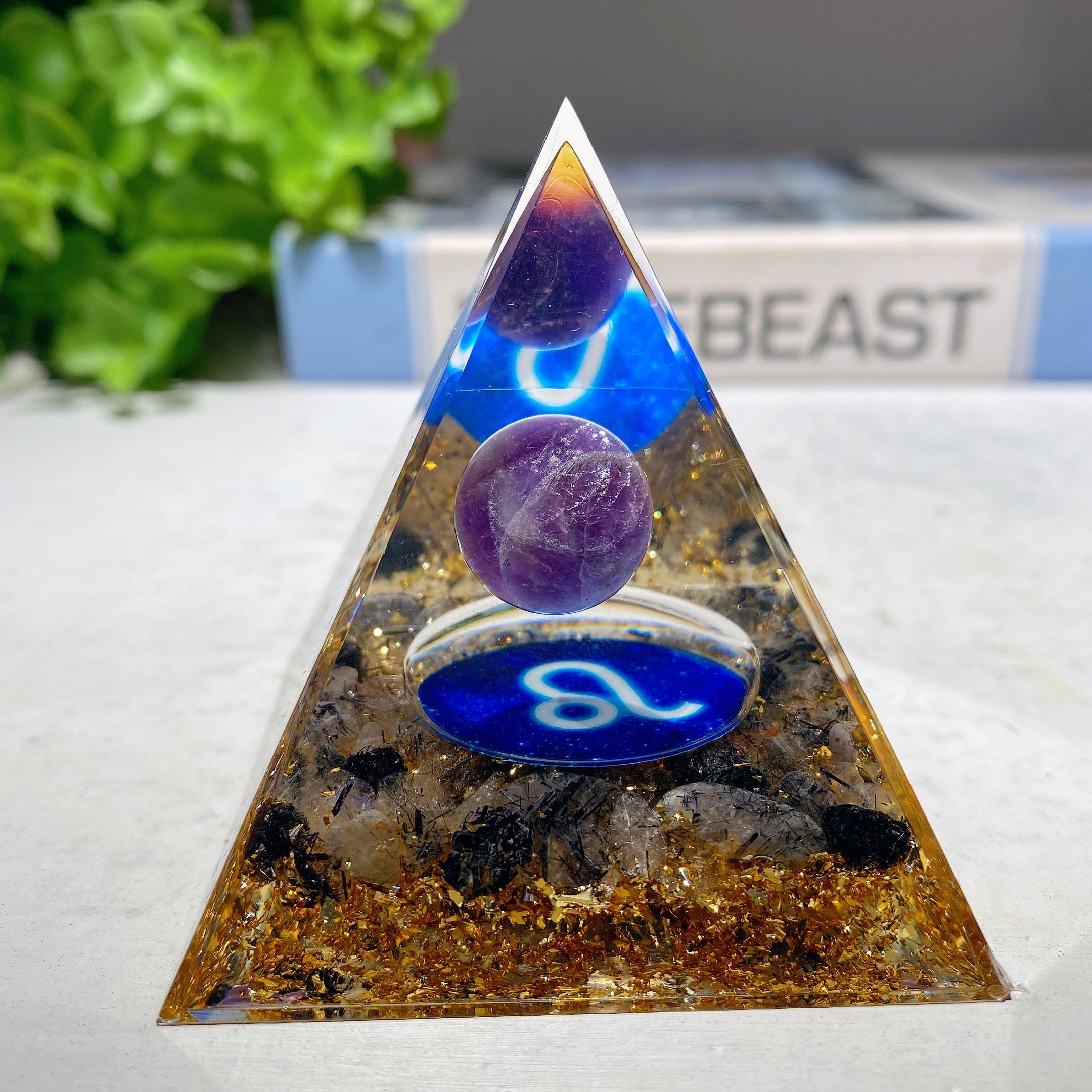 6cm Zodiac Orgone Resin Crystal Chips Healing Pyramid for Energy