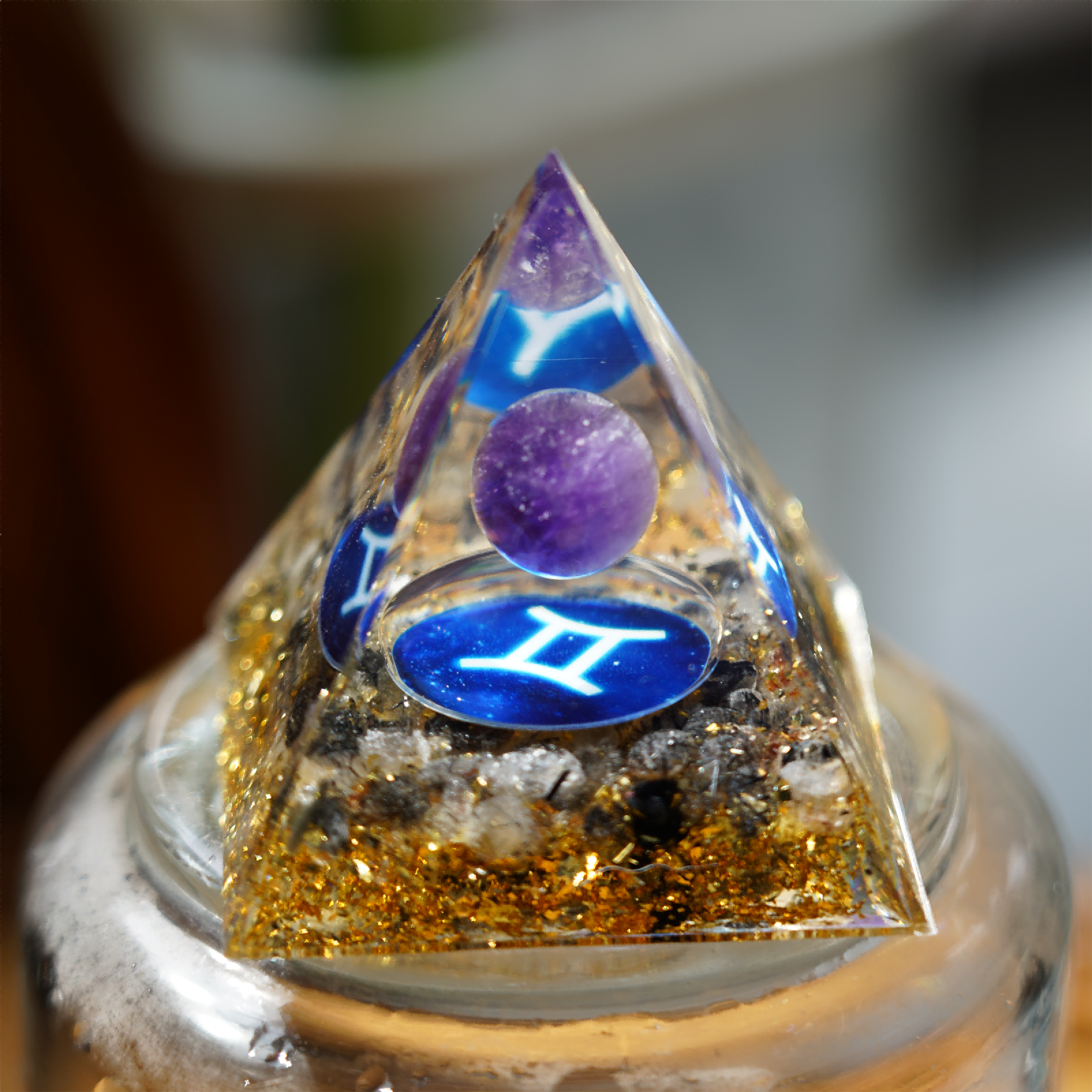 6cm Zodiac Orgone Resin Crystal Chips Healing Pyramid for Energy