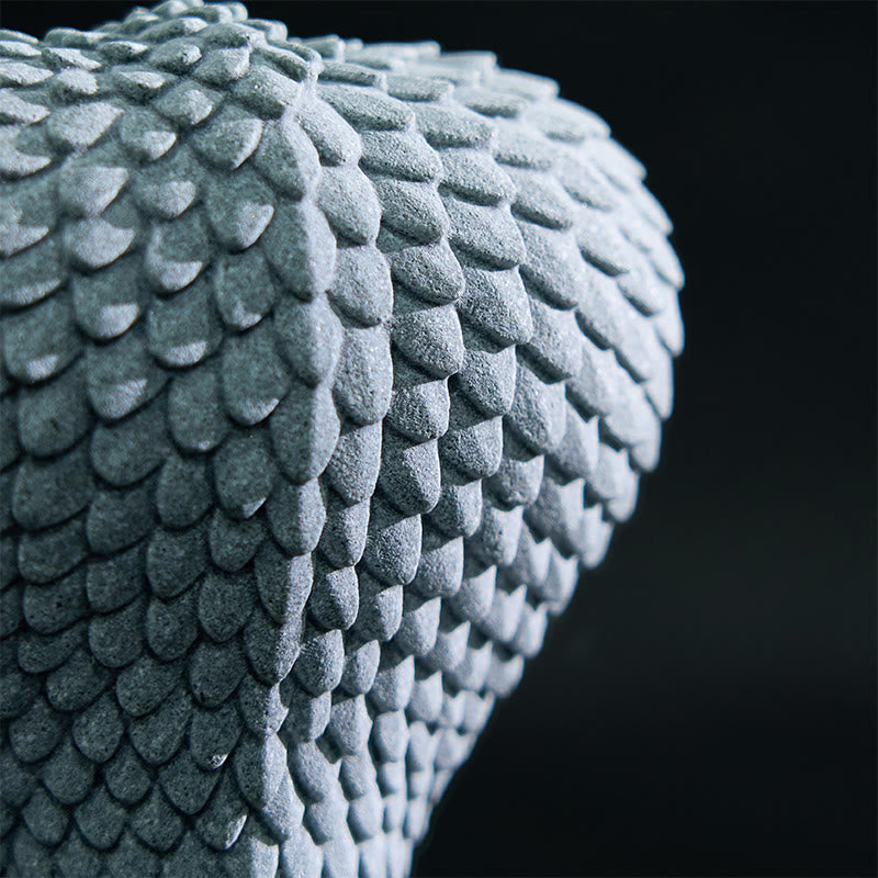 7,5 cm große Shakyamuni-Buddha-Statue aus Sandstein mit Schlangensymbolik