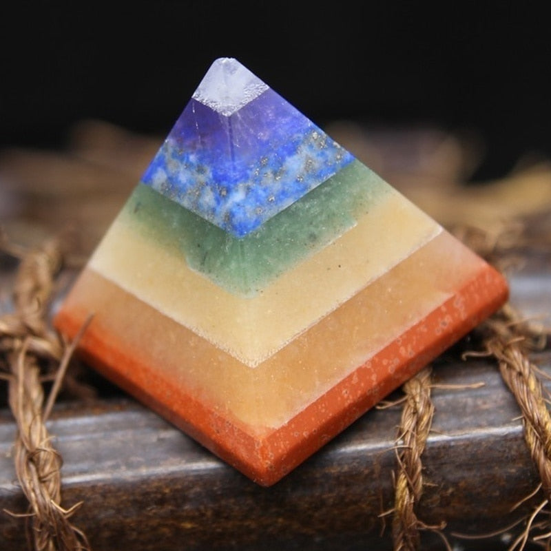7 Chakra Regenbogen Pyramide