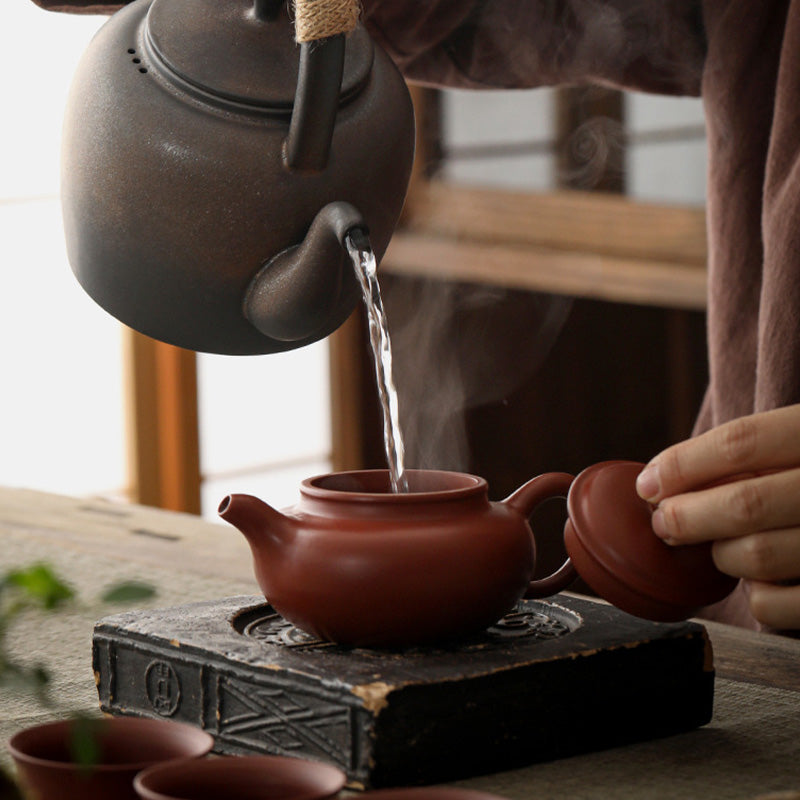700 ml Retro-Teekanne aus brauner Keramik mit Sockel für Gongfu