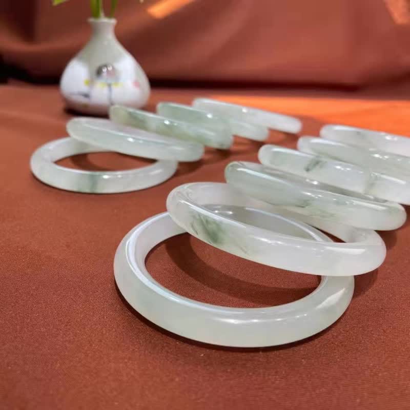 Jade-Überfluss-Armband 58 mm für Wohlstand und Glück