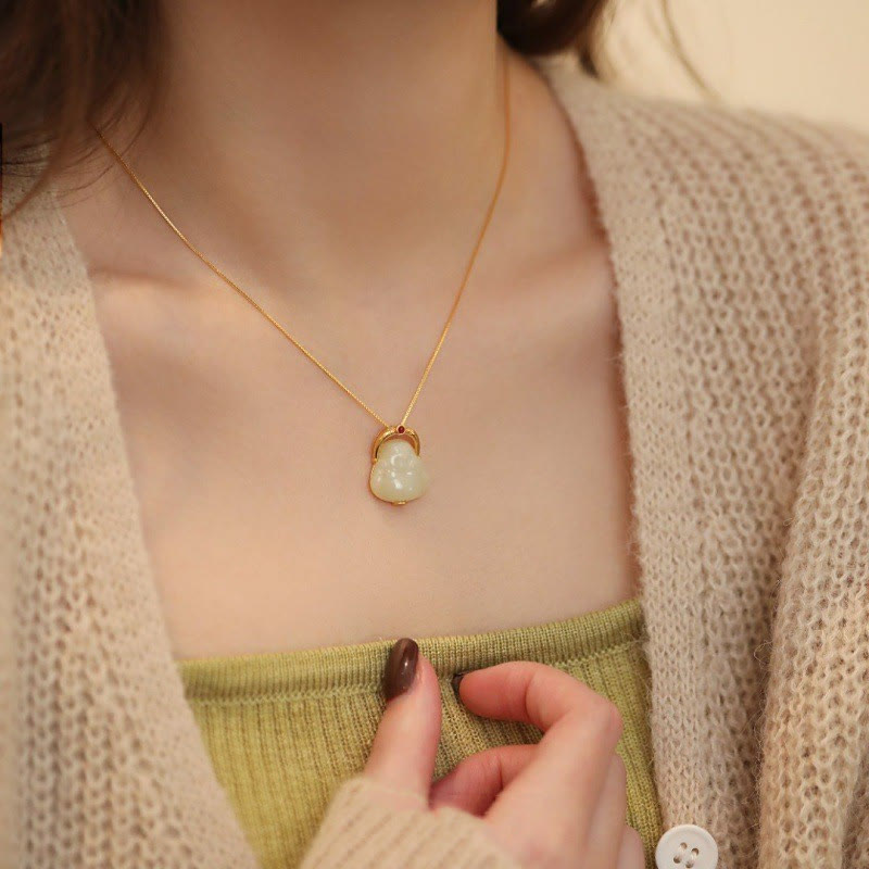 Halskette mit lachendem Buddha aus Hetian-Jade für Fülle, 925er Silber