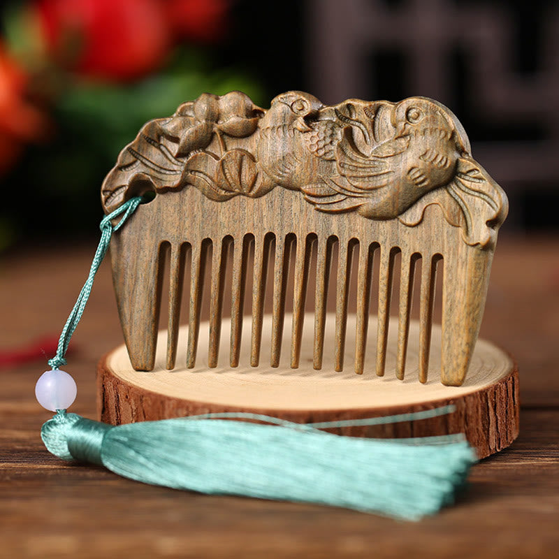 Green Sandalwood Engraved Cure Tassel Comb for Tranquility