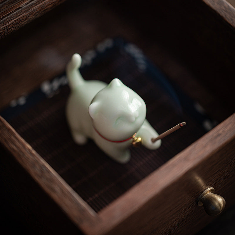 Mini Lucky Cat Ceramic Tea Pet with Bamboo Mat | Spiritual Figurine