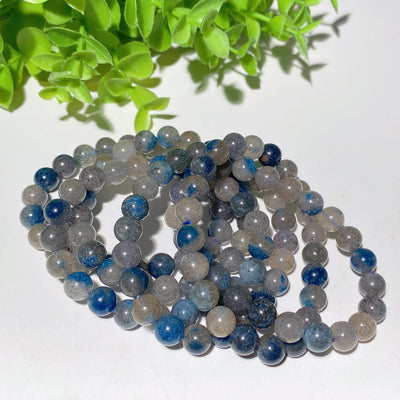 8 mm blaues Erdbeerquarz-Kristall-Heilarmband