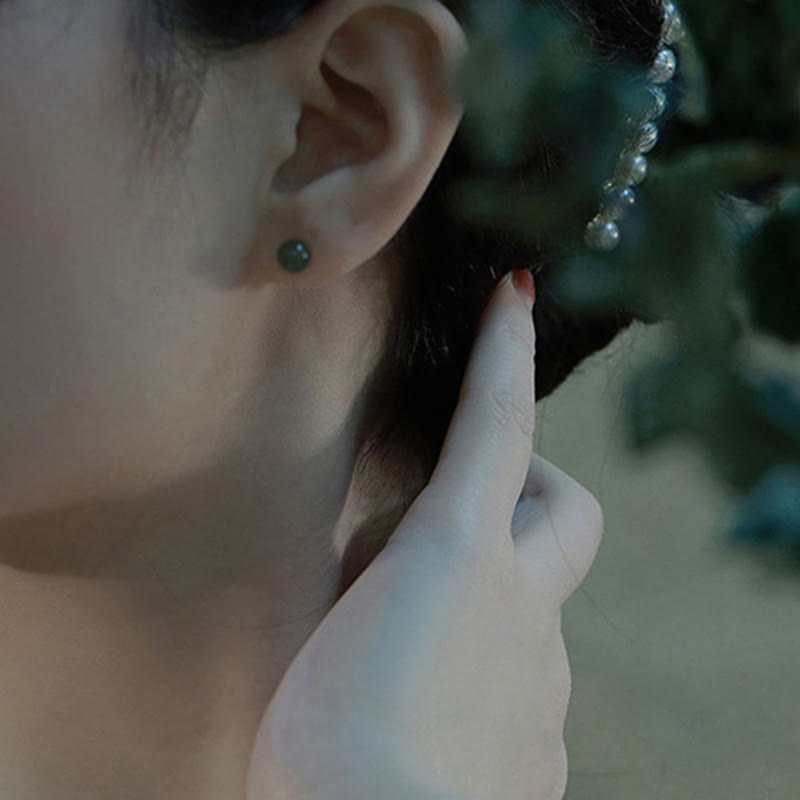 8 mm Jade-Ohrstecker für Wohlstand und Überfluss