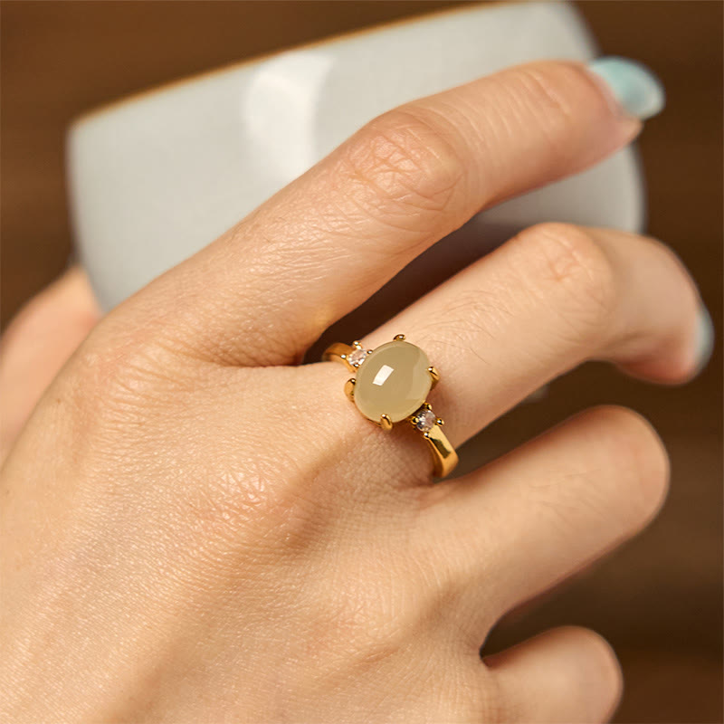 8 x 10 mm Hetian Jade Wohlstands-Zirkonia-Ei-Ring