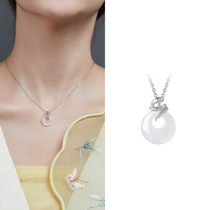 Halskette mit Schlangen-Friedensschnalle aus 925er Sterlingsilber mit Chalcedon für spirituellen Schutz
