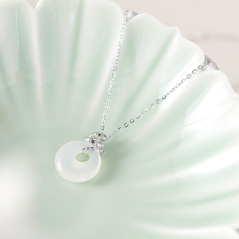 Halskette mit Schlangen-Friedensschnalle aus 925er Sterlingsilber mit Chalcedon für spirituellen Schutz