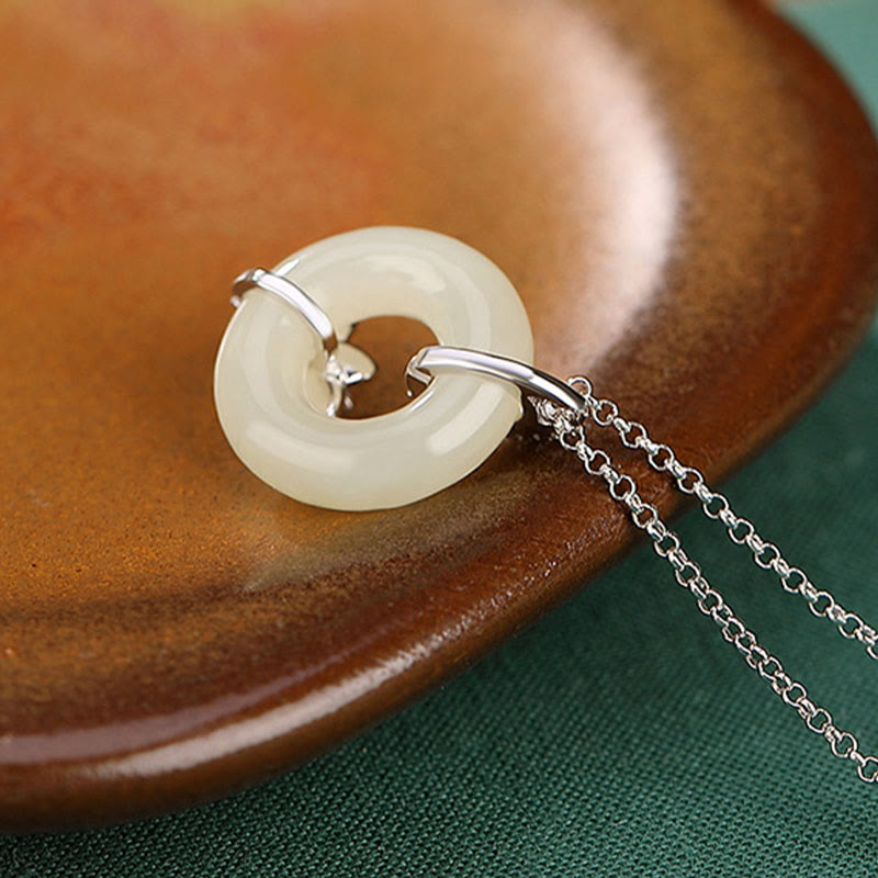 Halskette mit Peace-Schnalle und Blume aus 925er Sterlingsilber, Hetian-Jade