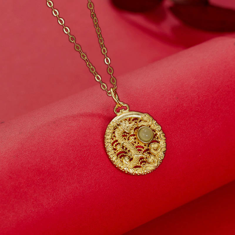 Drachenhalskette aus Jade in 925er Sterlingsilber mit glückverheißenden Wolken zum Schutz