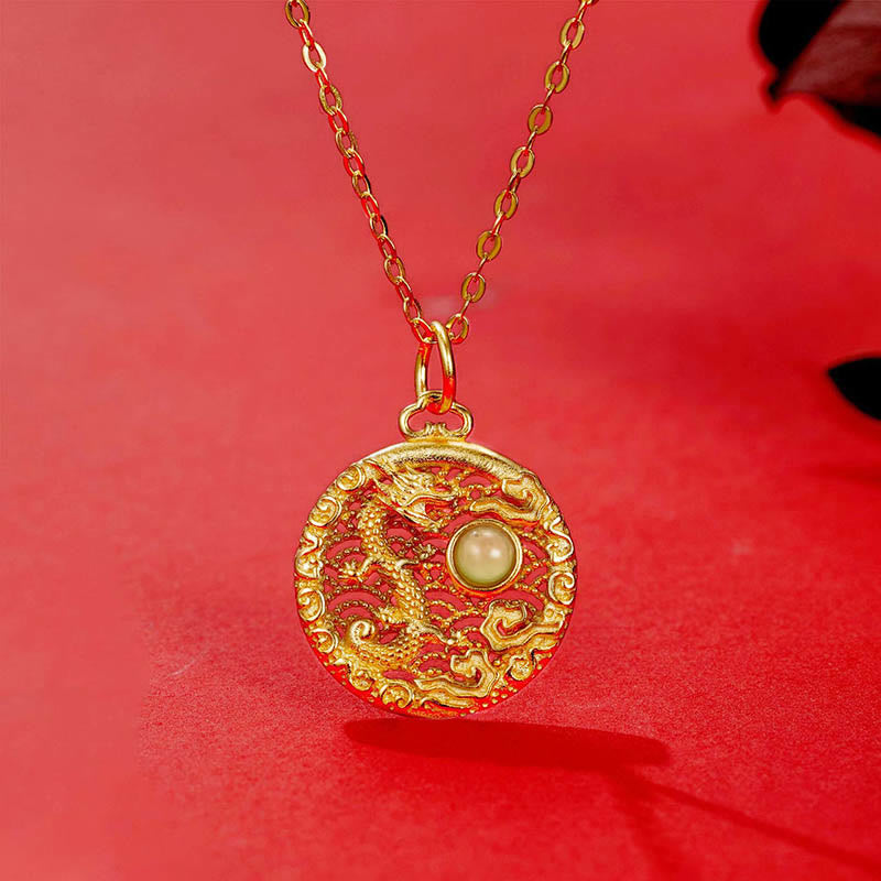 Drachenhalskette aus Jade in 925er Sterlingsilber mit glückverheißenden Wolken zum Schutz