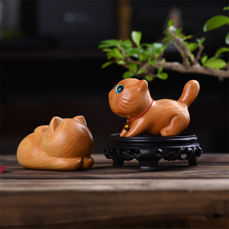 9 cm große Sandelholz-Skulptur „Schlafende Katze“ im Zen-Dekor