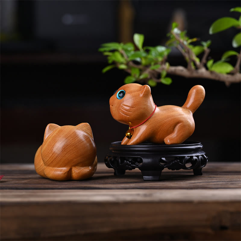 9 cm große Sandelholz-Skulptur „Schlafende Katze“ im Zen-Dekor
