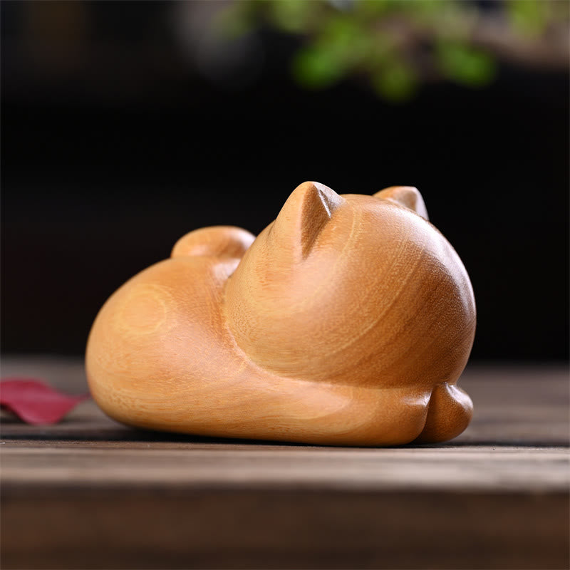 9 cm große Sandelholz-Skulptur „Schlafende Katze“ im Zen-Dekor