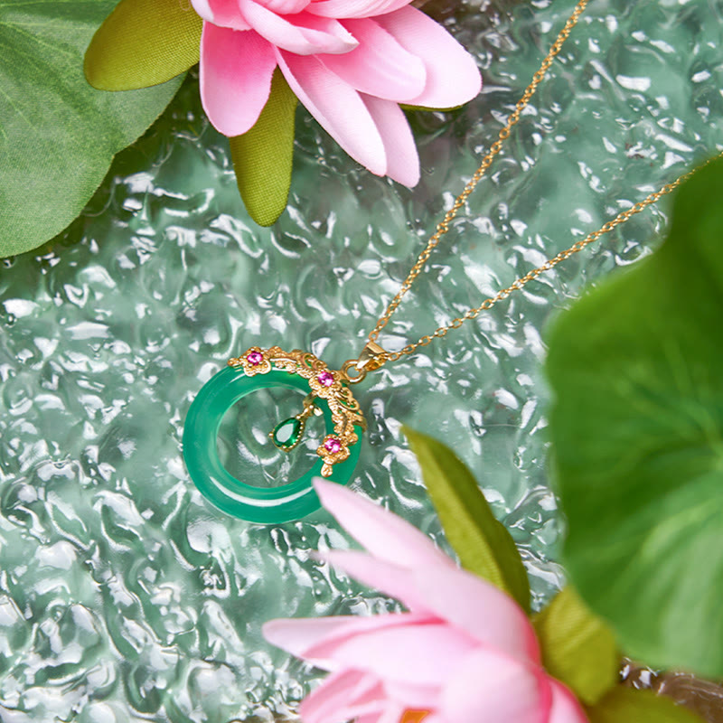 Green Chalcedony Peace Buckle Strength Necklace