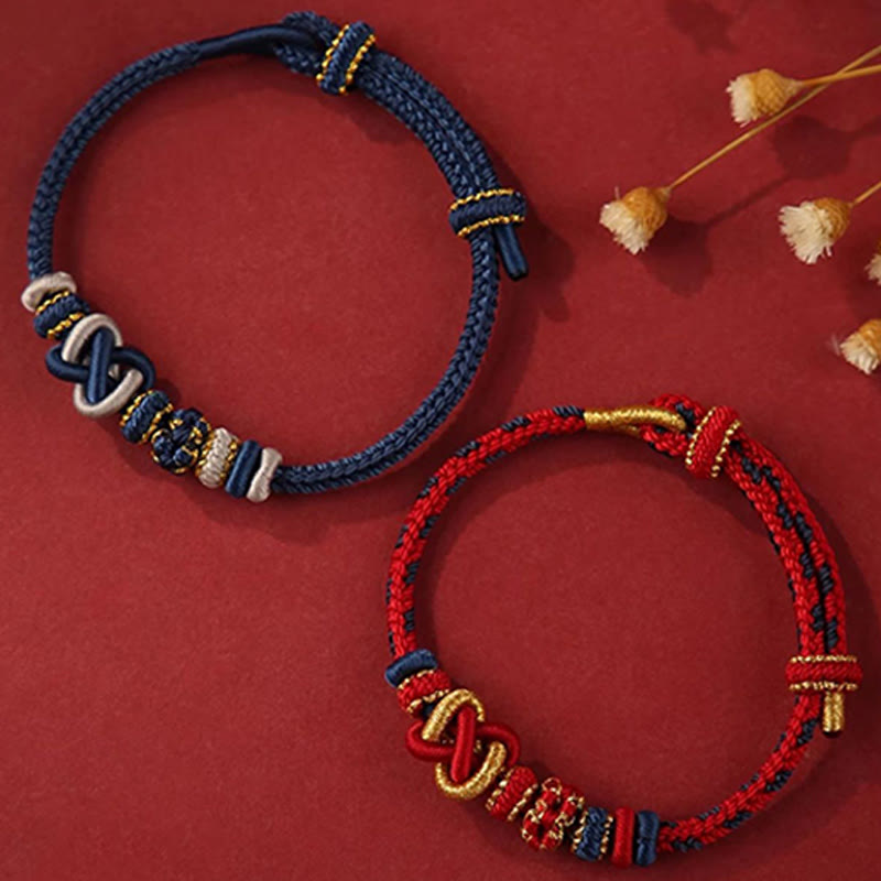 Verstellbares buntes Friedensknotenarmband für Schutz und Glück