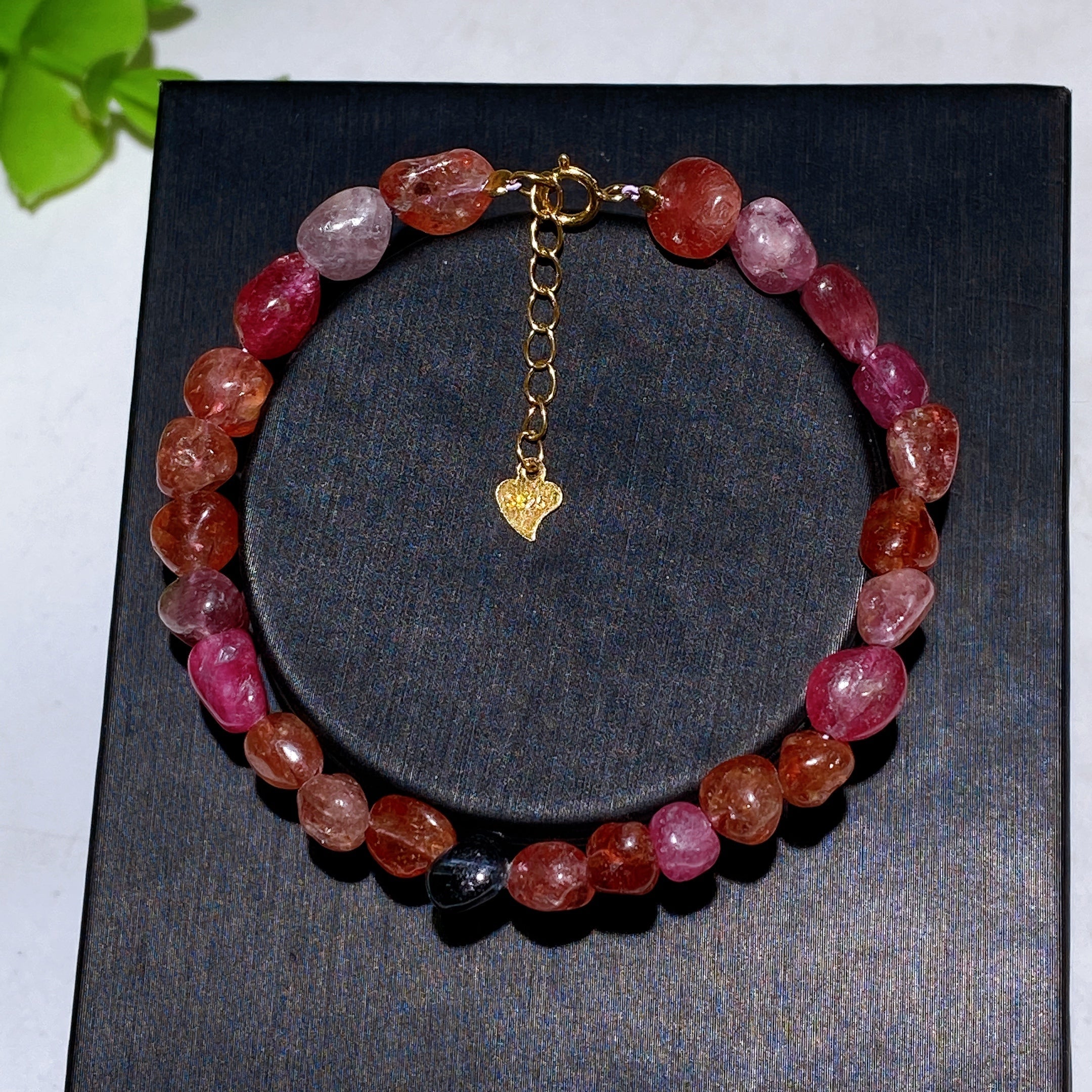 Verstellbares Kristallheilarmband mit natürlichen Edelsteinen