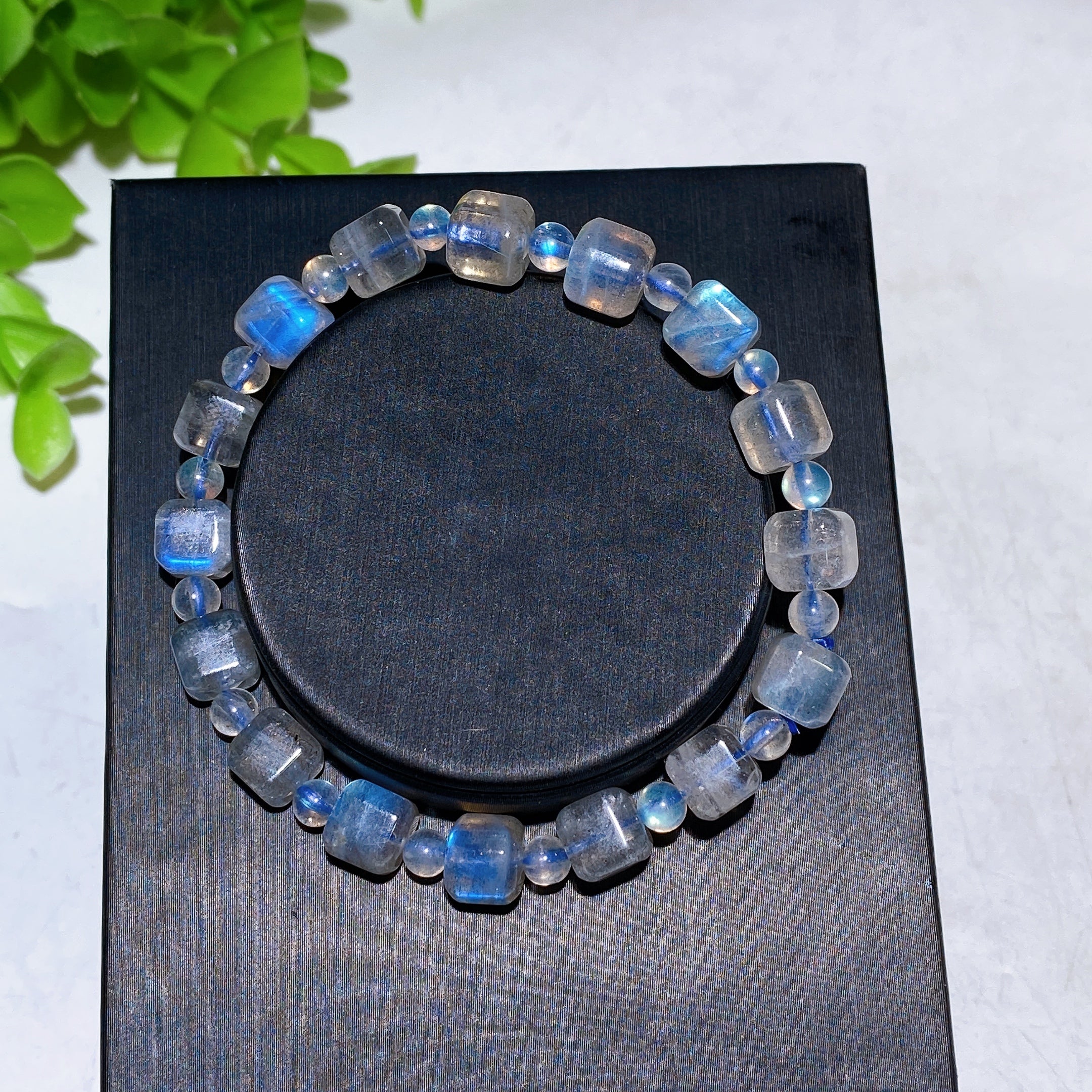 Verstellbares Kristallheilarmband mit natürlichen Edelsteinen
