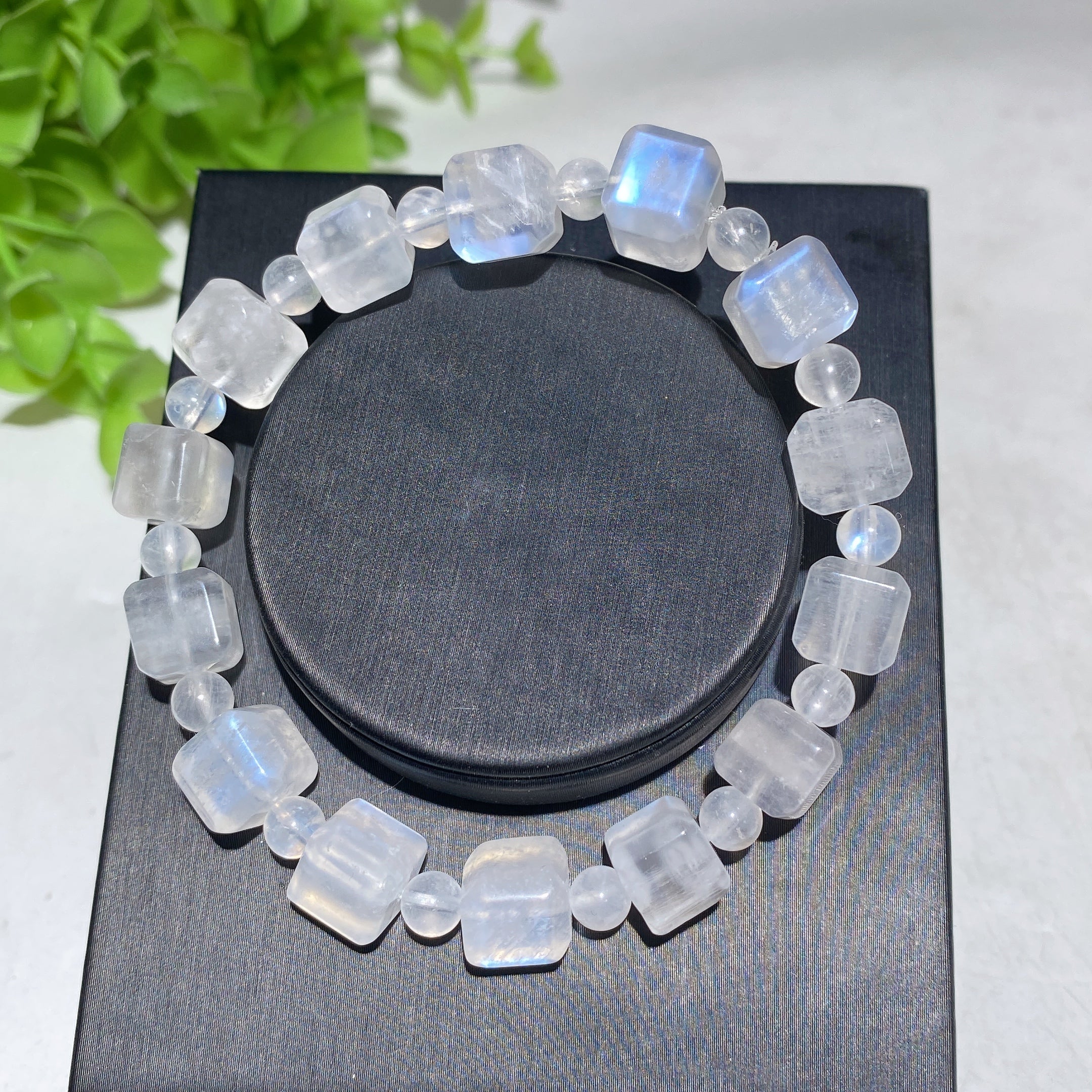 Verstellbares Kristallheilarmband mit natürlichen Edelsteinen