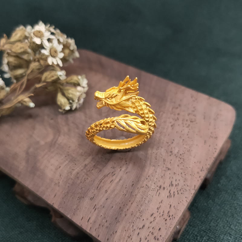 Verstellbarer goldener Erfolgsring mit Drachenkraft