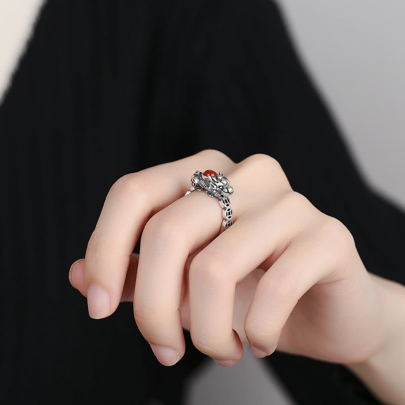 Verstellbarer Pixiu-Ring aus rotem Achat für Reichtum und Glück