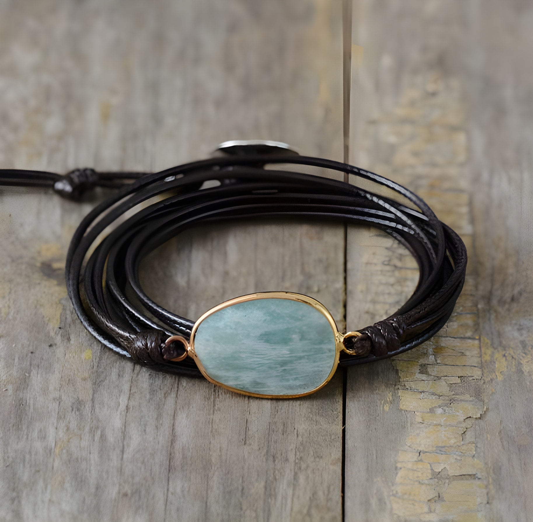 Lederarmband mit Amazonitstein für Gleichgewicht