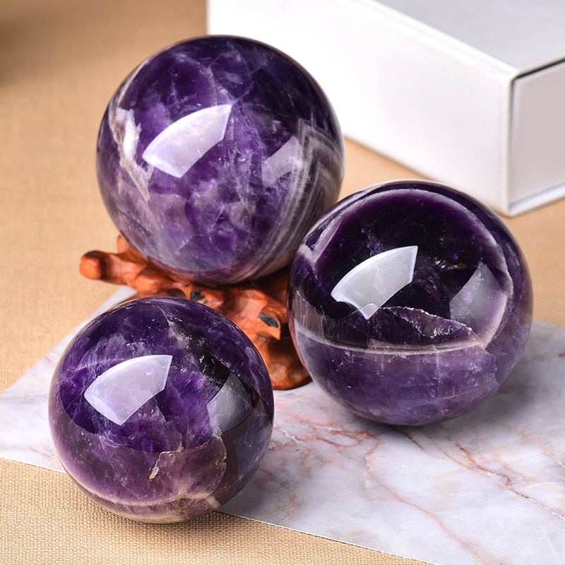 Amethystkugel zur Angstlinderung und Klarheit