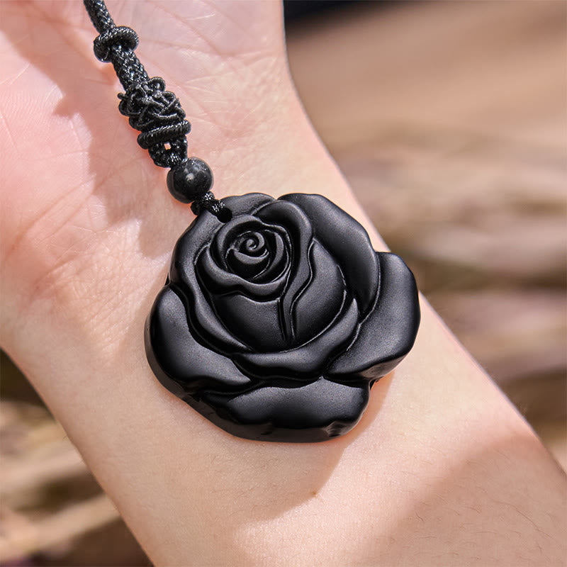 Schwarze Obsidian-Rose-Anhänger-Halskette zur Reinigung
