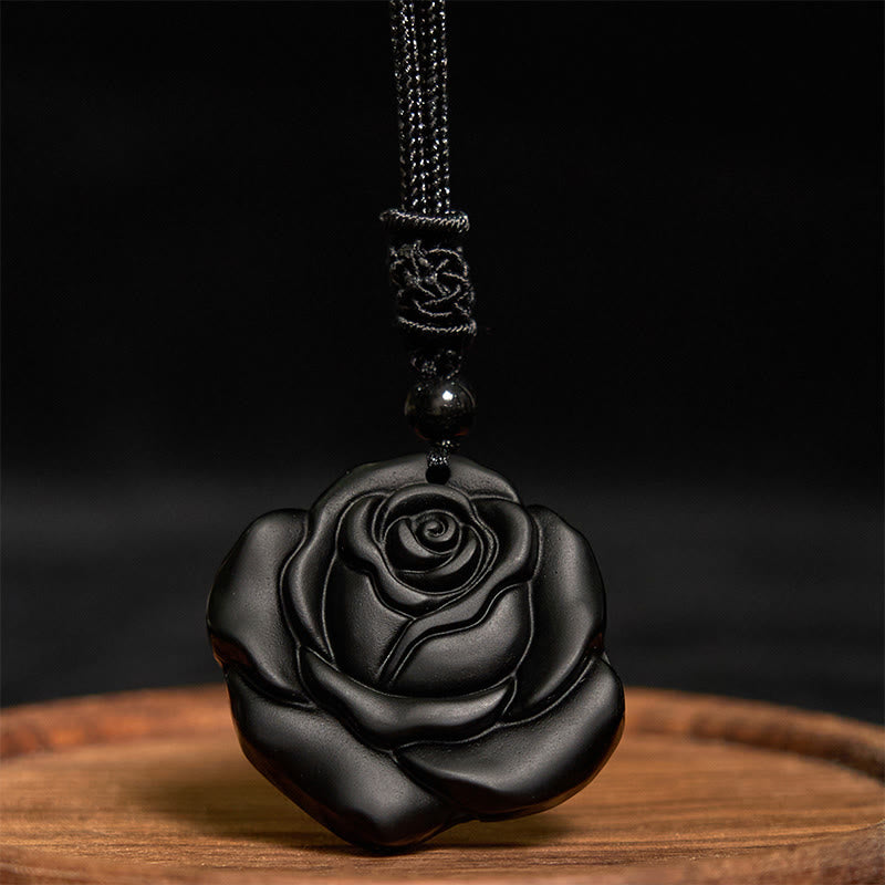 Schwarze Obsidian-Rose-Anhänger-Halskette zur Reinigung