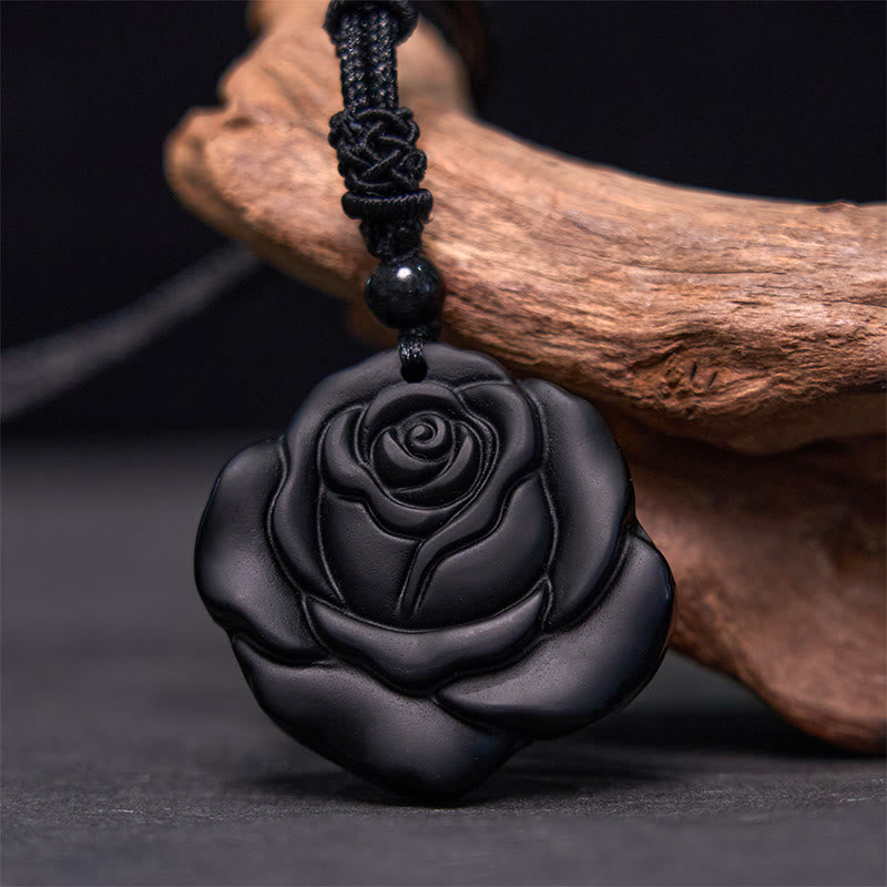 Schwarze Obsidian-Rose-Anhänger-Halskette zur Reinigung