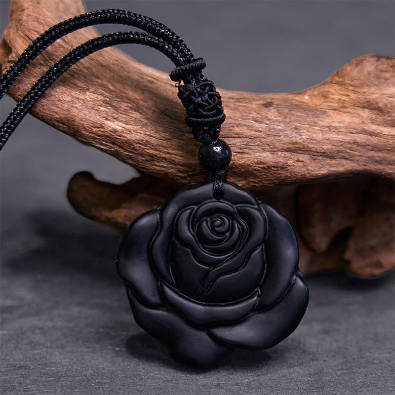 Schwarze Obsidian-Rose-Anhänger-Halskette zur Reinigung