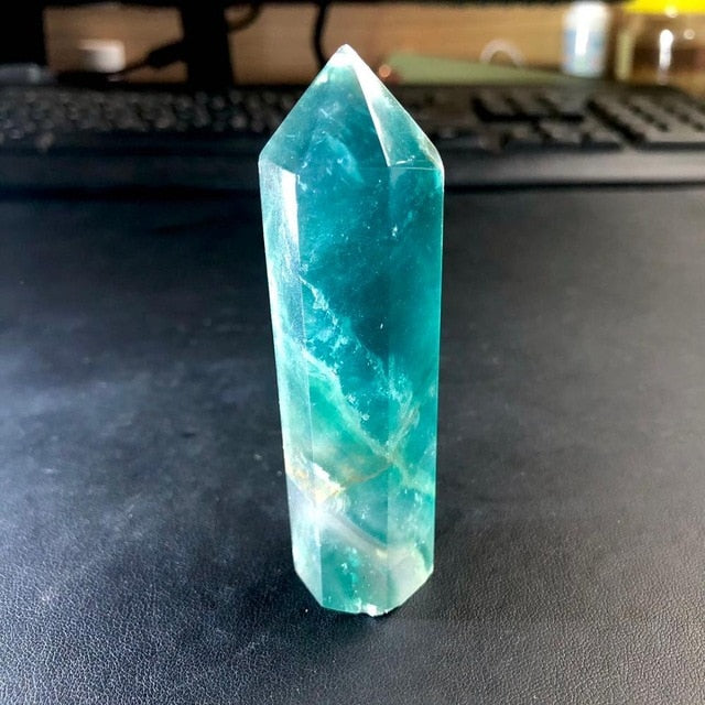 Blauer Fluorit-Kristallturm für geistige Klarheit